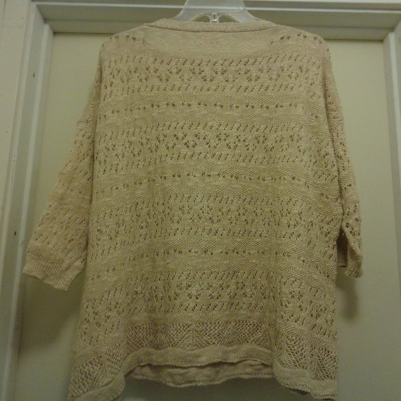 GREEK VACATION STY BEIGE MACHINE OPEN CROCHET DESIGNS W TINY BUTTONS ON NECK B… - Picture 3 of 7